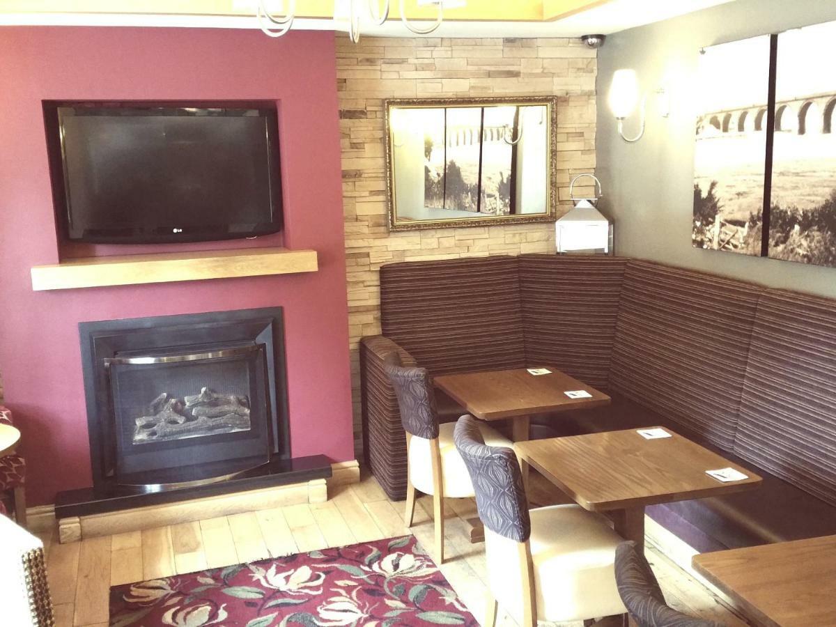 Hendy The Fountain Inn מראה חיצוני תמונה